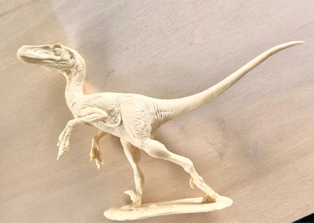 Amazon.co.jp: ヴェロキラプトル 恐竜 レジンキット 海洋堂 : おもちゃ