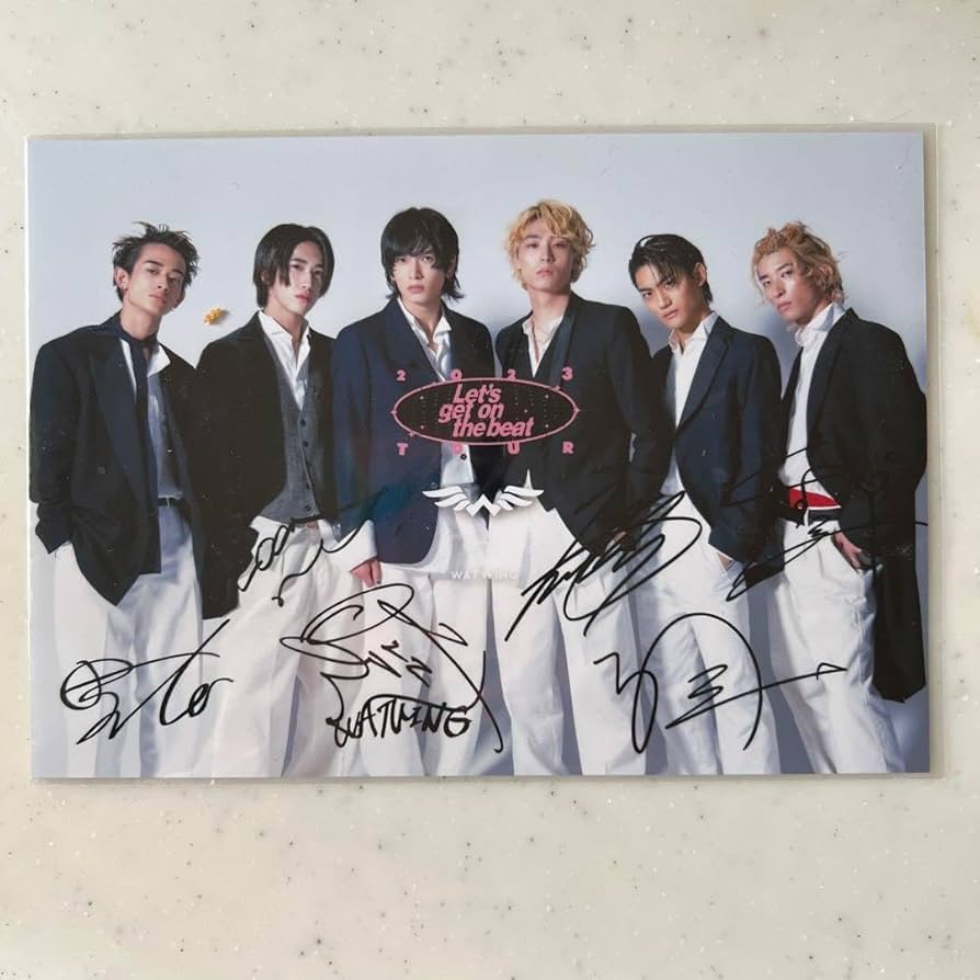 Amazon.co.jp: WATWING CDDVD サイン入りフォト : おもちゃ