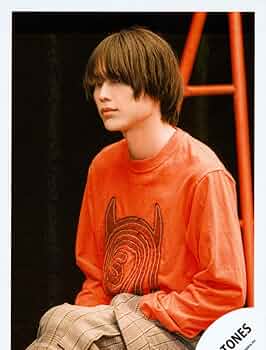 Amazon.co.jp: Six TONES 公式 生 写真（松村北斗）ST01494 : おもちゃ