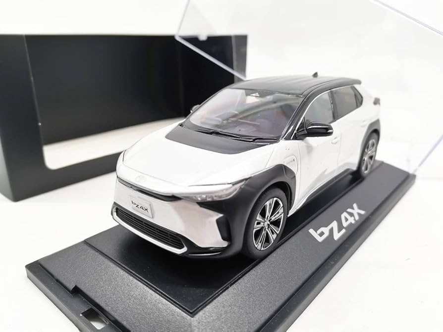非売品]トヨタ 新型bz4X ミニカーブラックマイカ✖︎ホワイトパール