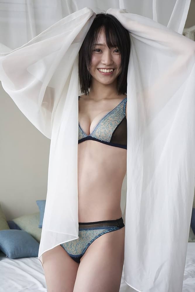 Amazon.co.jp: 野口衣織ファースト写真集 君にしか教えない : オノ