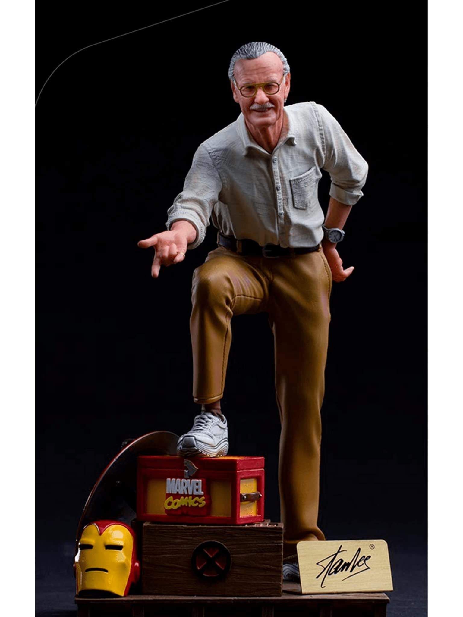 Amazon.co.jp: Stan Lee スタチューデラックスアートスケール 1/10