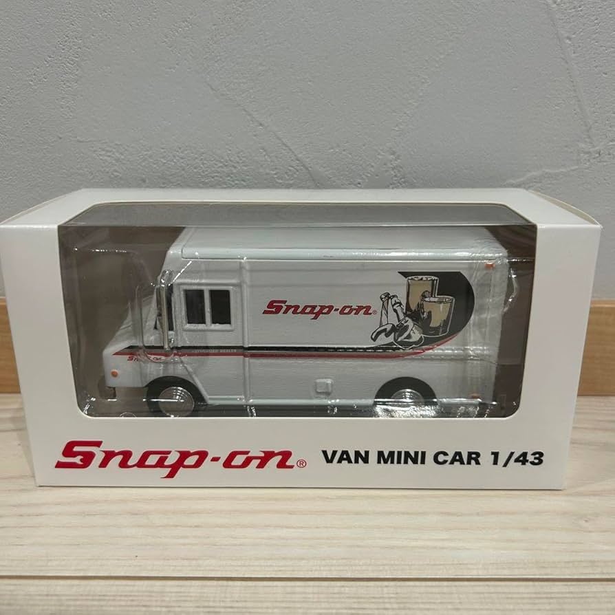 Amazon.co.jp: スナップオン Snap-on バン ミニカー 1 43 : 車＆バイク