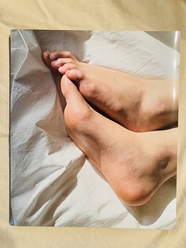 Amazon.co.jp: 鷹野隆大 毎日写真 1999-2021 図録 : ホーム＆キッチン