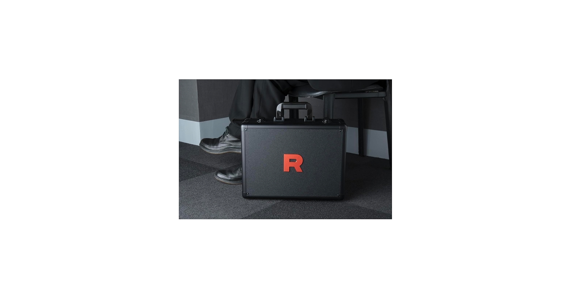 Amazon.co.jp: 【国内正規品】 ロケット団の栄光 アタッシュケース