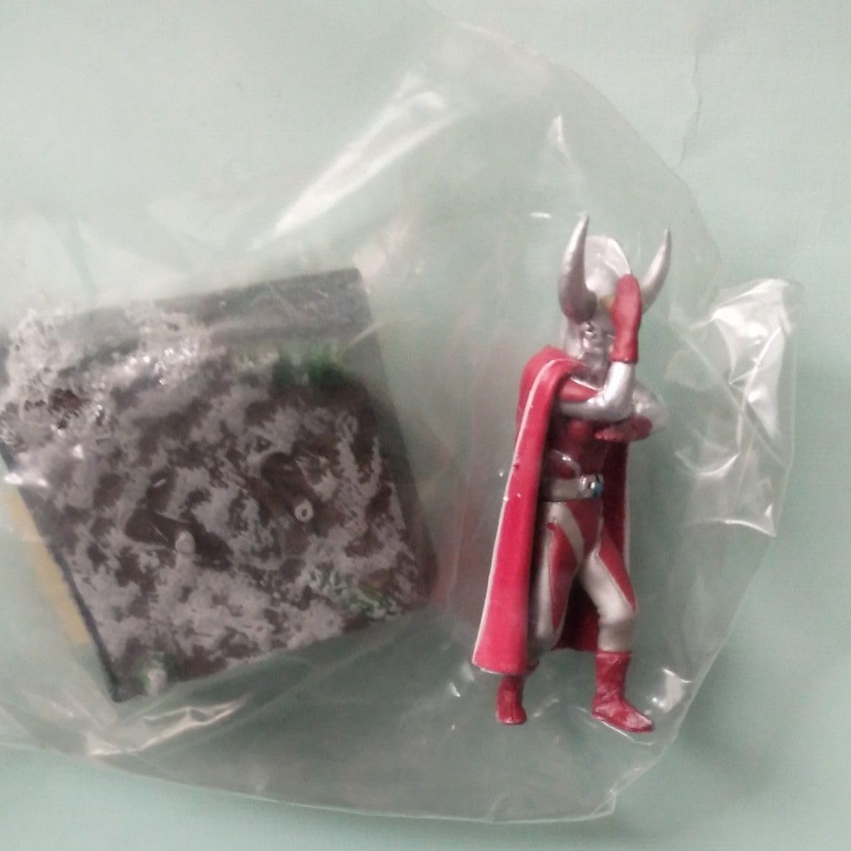 Amazon.co.jp: 復活 ウルトラの父ウルトラ怪獣名鑑 完 : おもちゃ