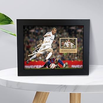 Amazon.co.jp: ORIMAMI サイン入りサッカーボール ジネディーヌ ジダン