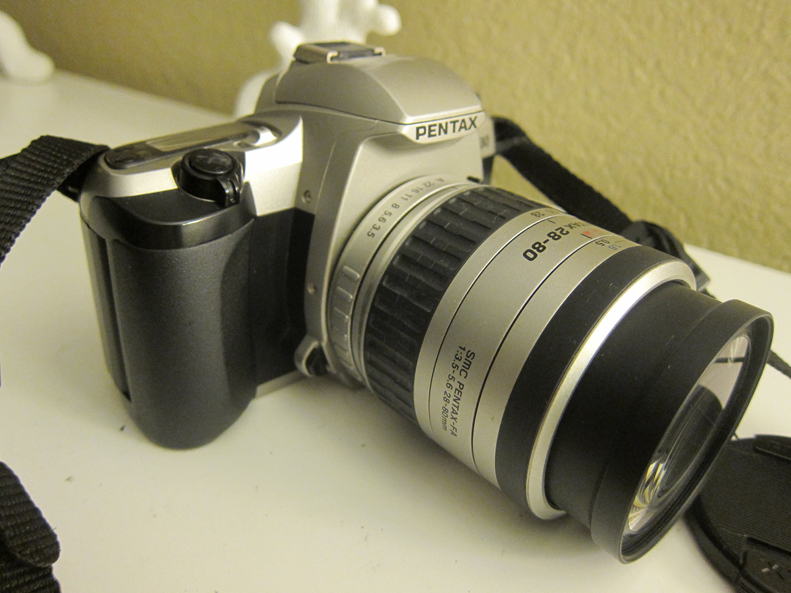 Amazon.com : Pentax ZX-30 Quartz Date 35mm SLR Camera Kit with 35