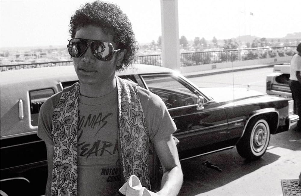 Amazon.co.jp: ヤング・マイケル・ジャクソン写真集 1974-1984【通常版