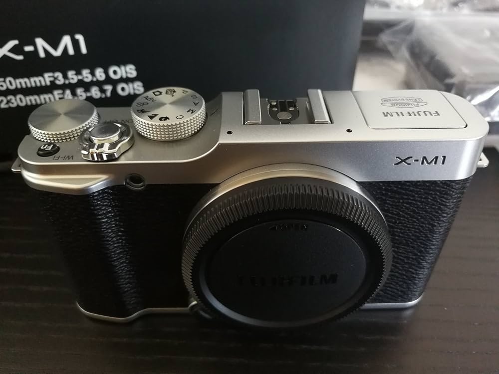 Amazon | FUJIFILM ミラーレス一眼 ボディ シルバー FX-X-M1S