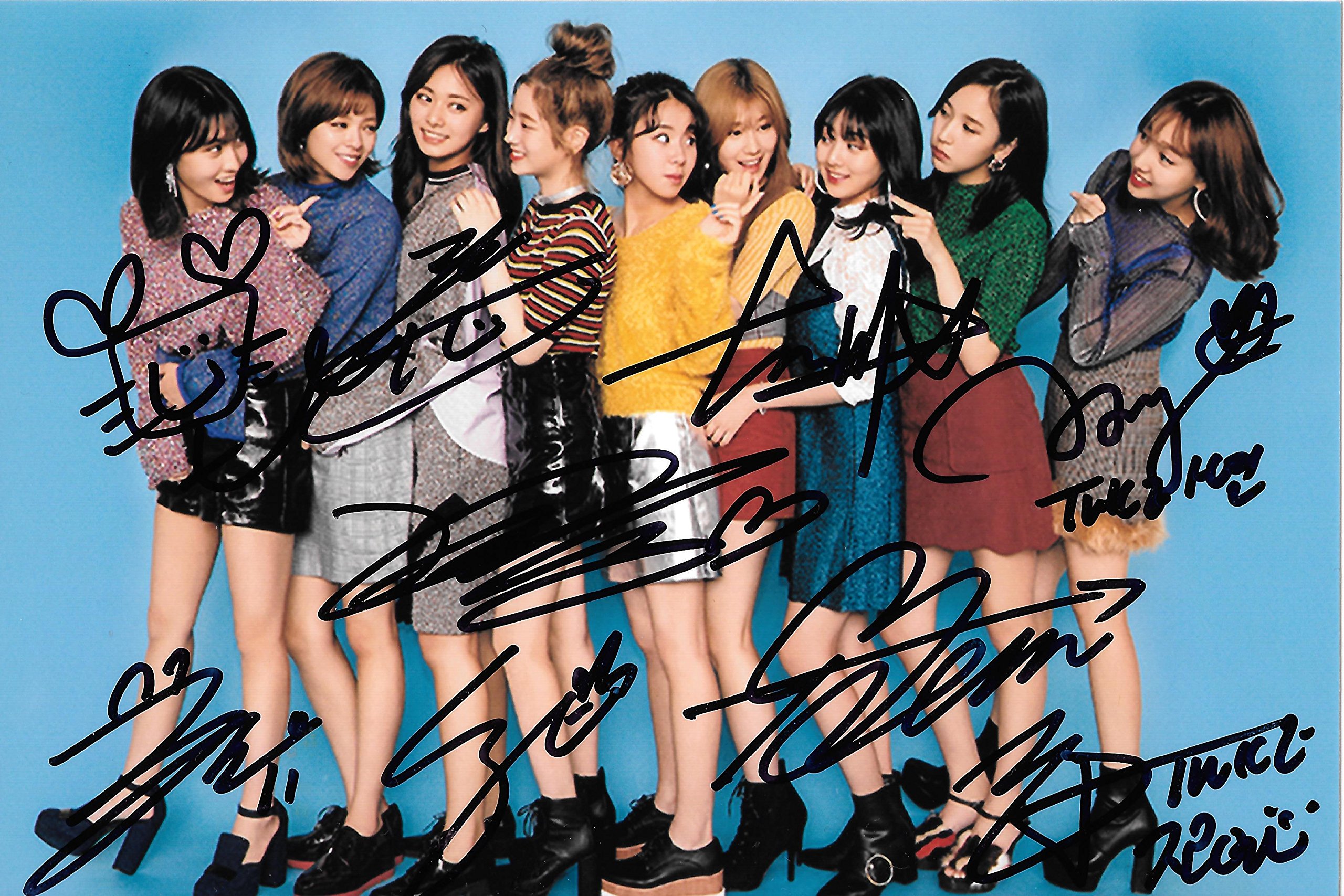 Amazon.co.jp: TWICE「Twicetagram」LIKEY 全員直筆サイン入り 宣伝