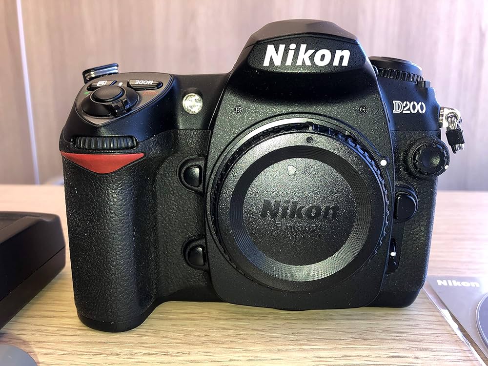 Amazon | Nikon デジタル一眼レフカメラ D200 ボディ本体 | デジタル