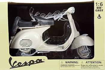 Amazon.com: New Ray Toys - Vespa 150VLIT/ Scale - 1:6 (49273