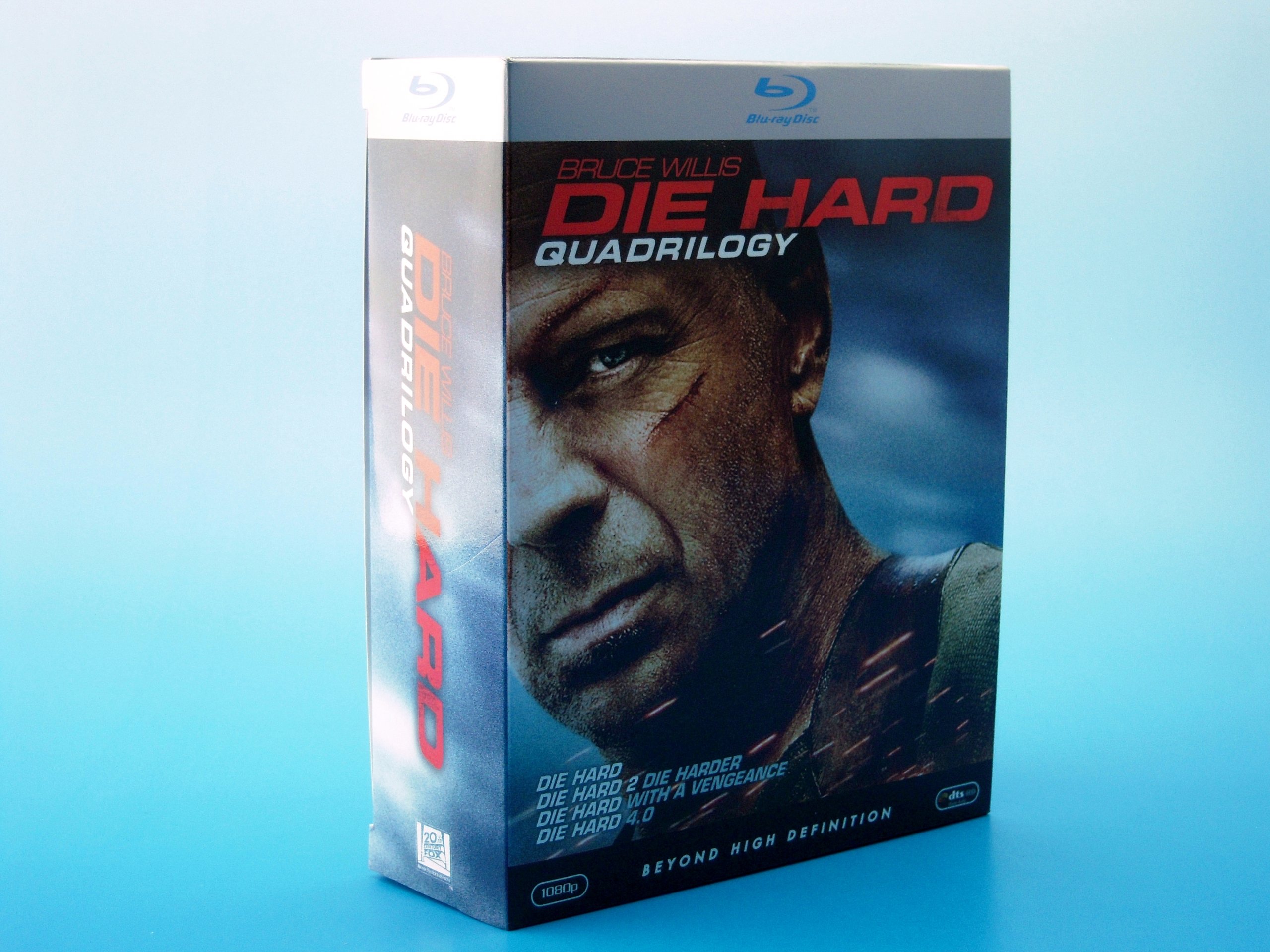 Amazon.co.jp: ダイ・ハード クアドリロジー ブルーレイ ディスク BOX