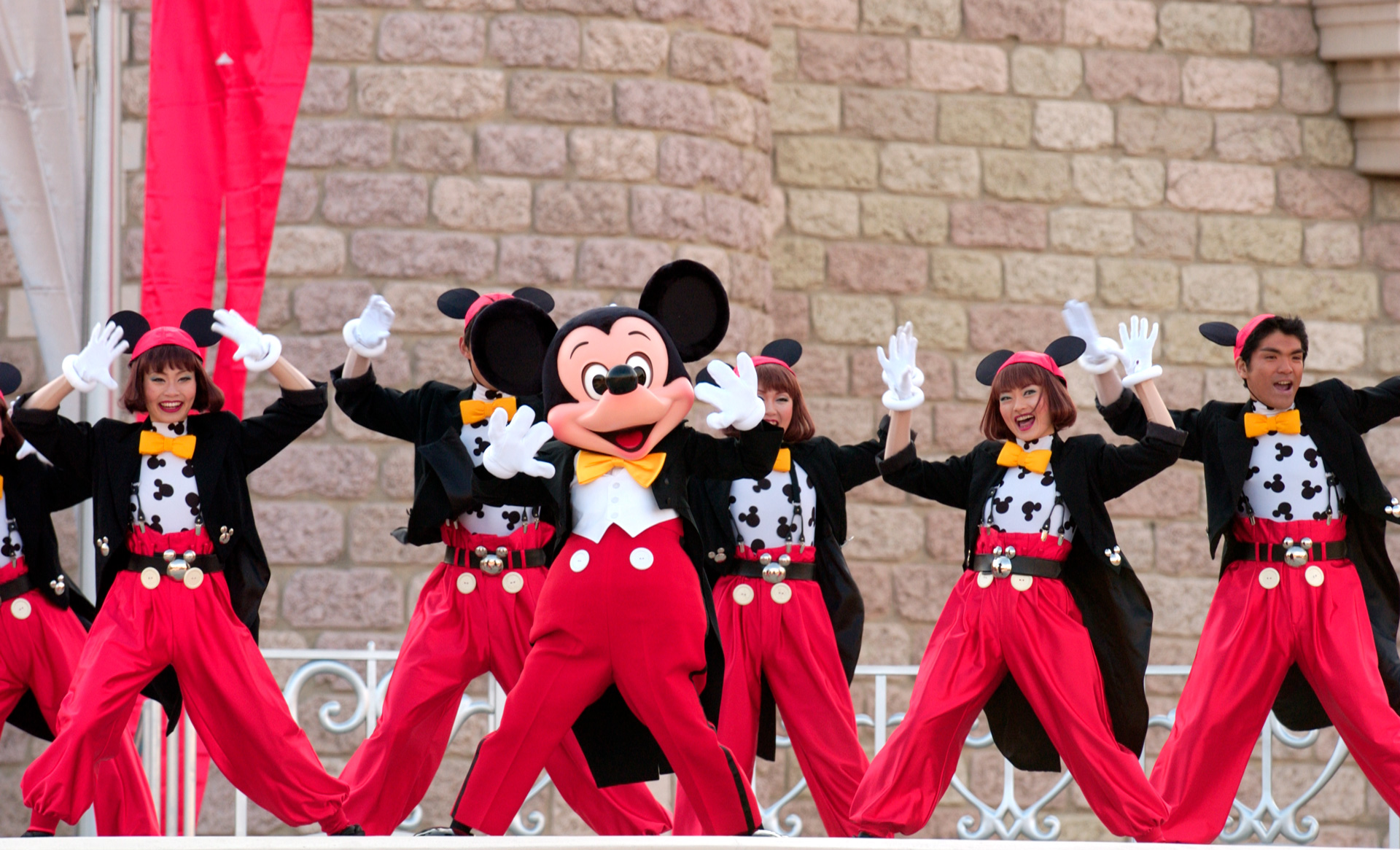 Amazon.co.jp: 東京ディズニーリゾート 40周年 アニバーサリー