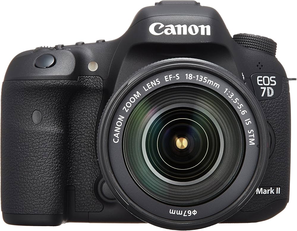 Amazon | Canon デジタル一眼レフカメラ EOS 7D Mark II EF-S18-135 IS