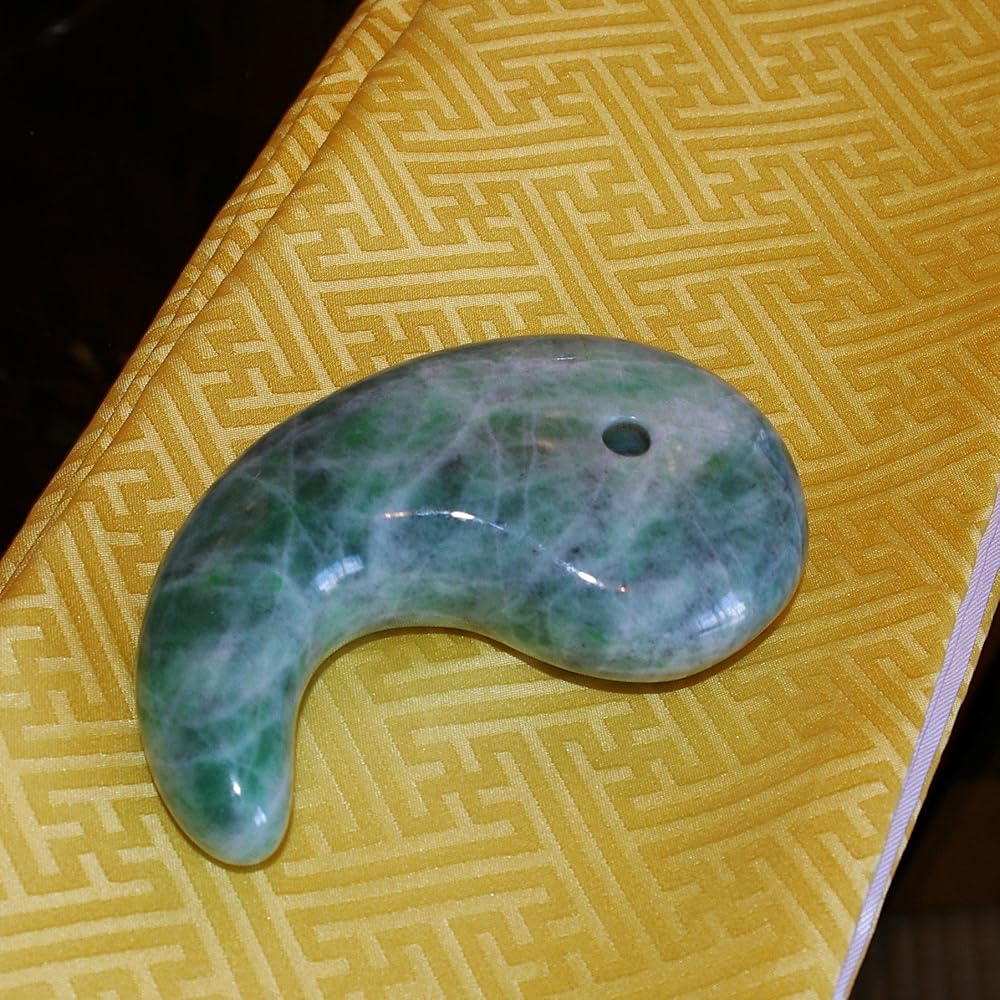 Amazon | theory xyz 糸魚川翡翠 勾玉 置物 91mm 純国産 翡翠勾玉 特大