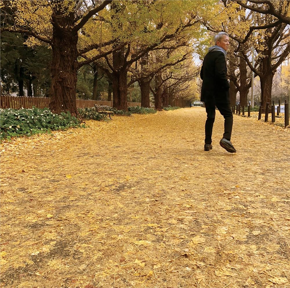 Amazon.co.jp: 或る秋の日 - 佐野元春: ミュージック