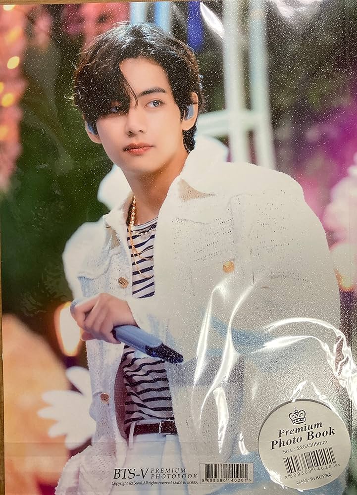 Amazon.co.jp: BTS V ヴィ 写真集 プレミアムフォトブック 防弾少年団