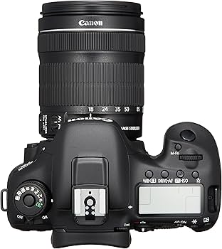 Amazon | Canon デジタル一眼レフカメラ EOS 7D Mark II EF-S18-135 IS