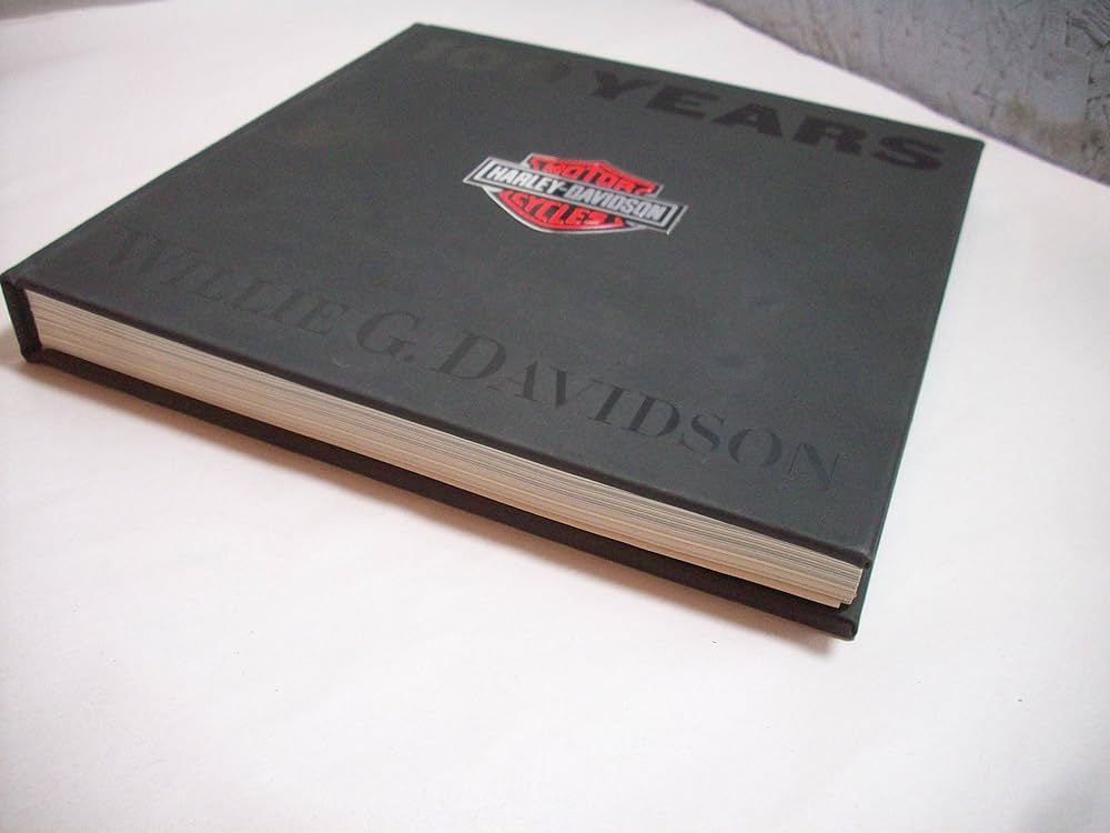 100 Years of Harley Davidson: Davidson, Willie G.: 9780821228197