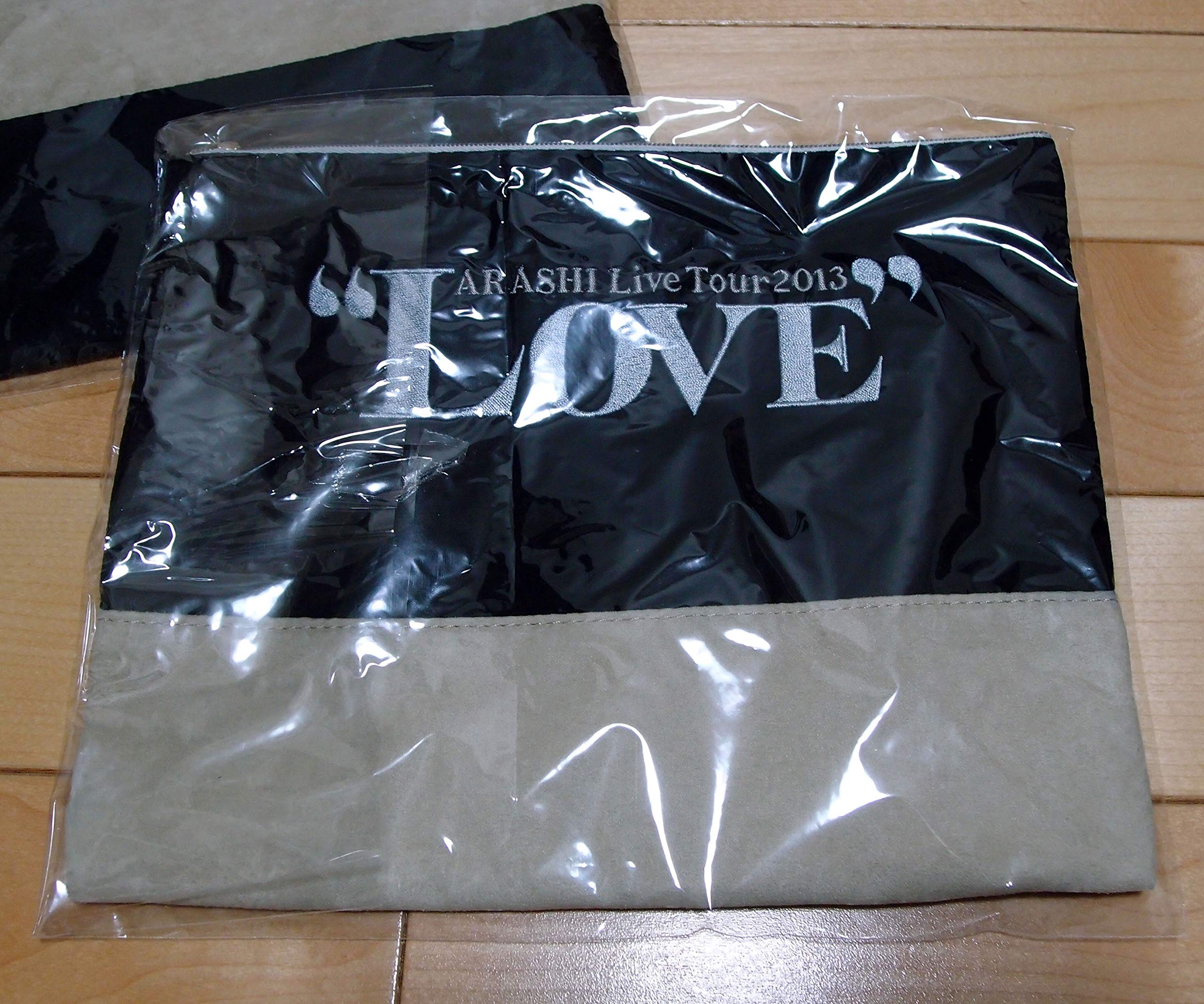 Amazon.co.jp: 嵐 Love グッズ ペアポーチ ARASHI LIVE Tour 2013
