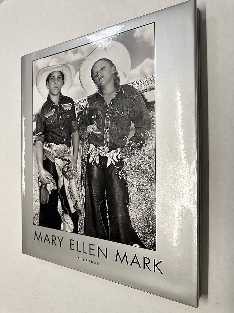 Mary Ellen Mark: An American Odyssey 1963-1999: Angelou, Maya