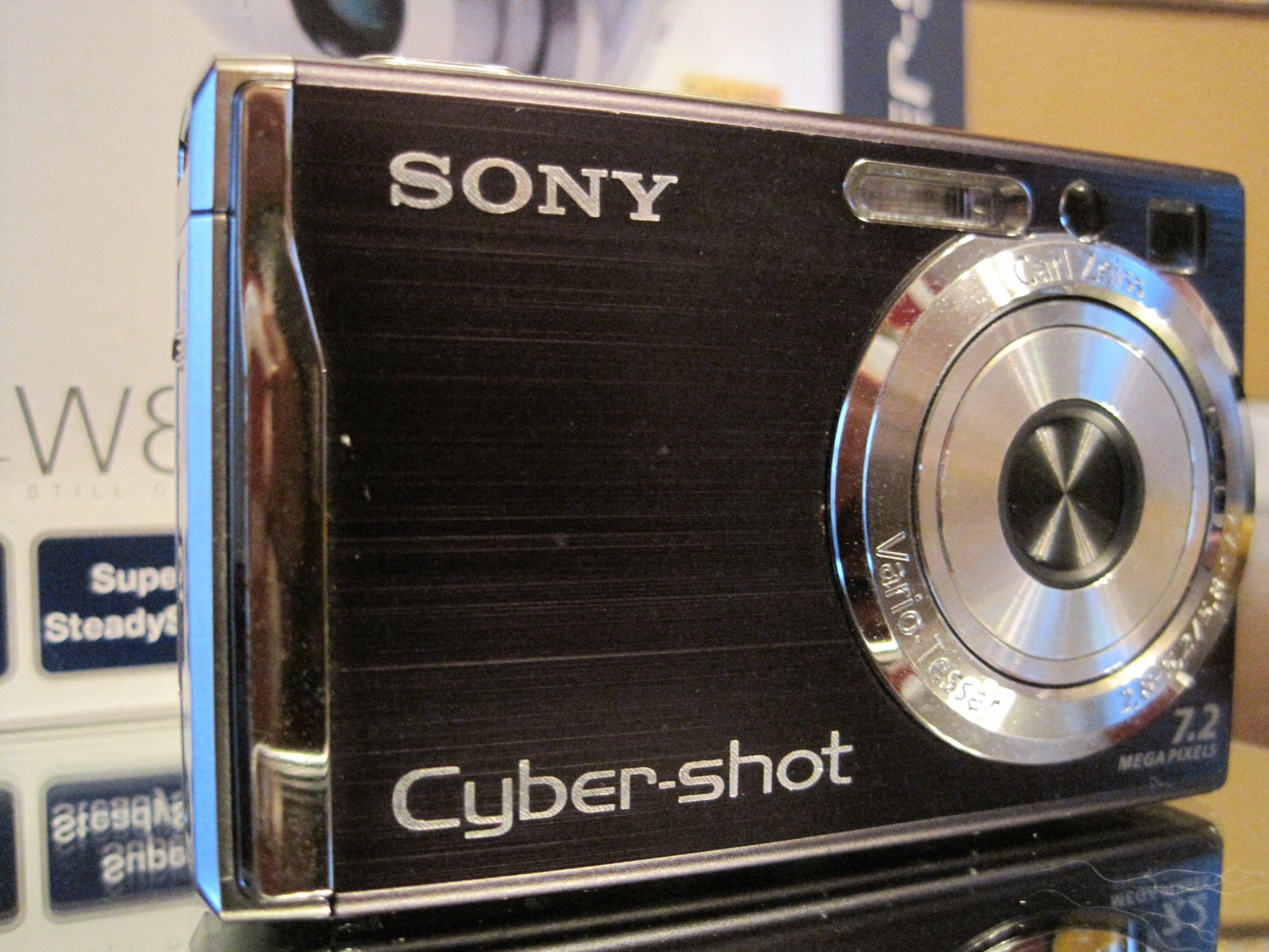 Amazon.com : Sony Cybershot DSCW80 7.2MP Digital Camera with 3x