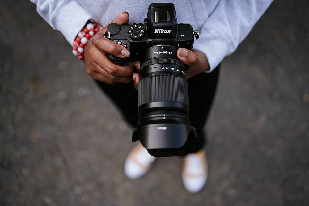 Amazon.co.jp: Nikon (ニコン) NIKKOR Z 24-200mm f/4-6.3 コンパクト