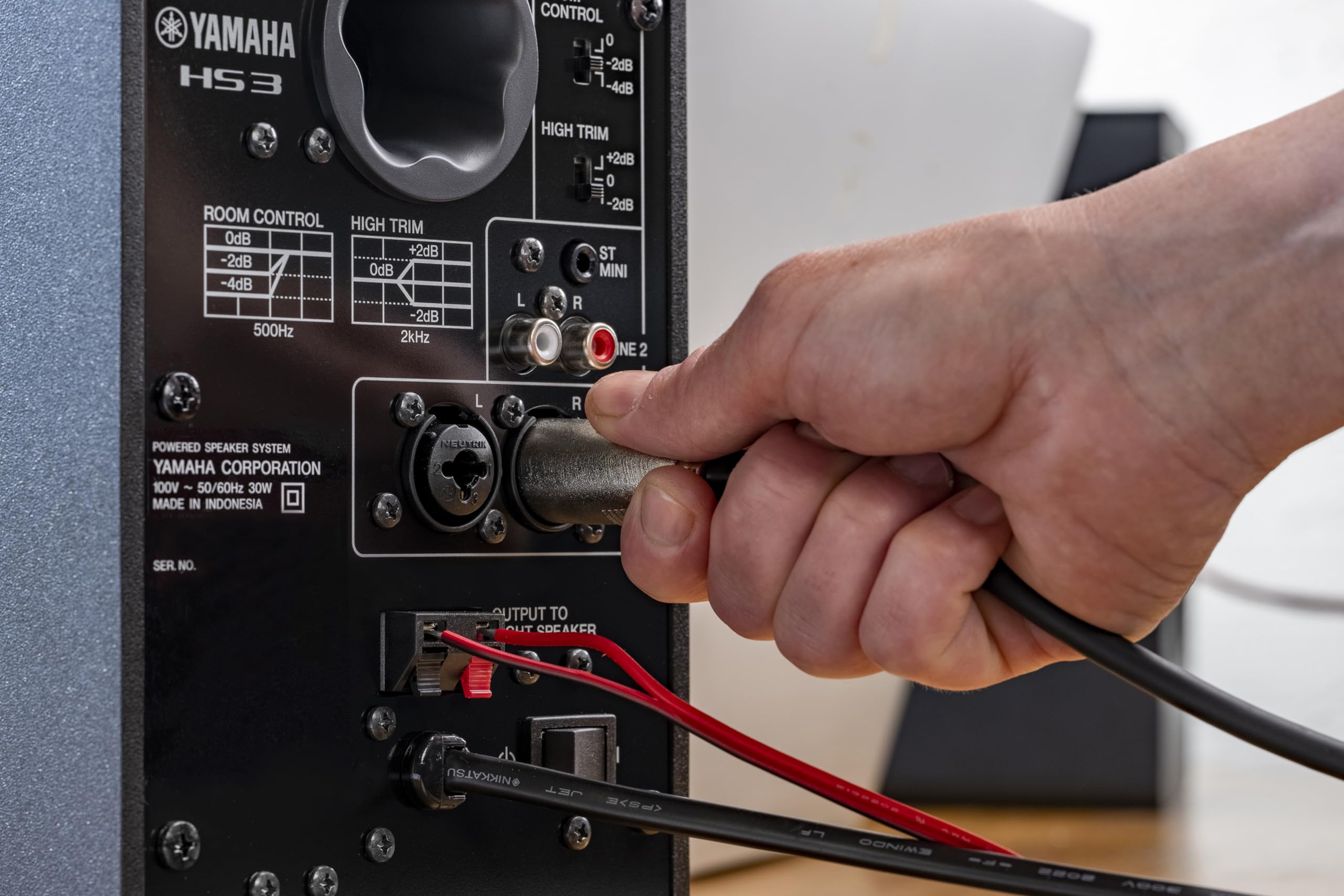 Amazon | ヤマハ HS4 パワードスタジオモニター ホワイト ペア (HS4 W