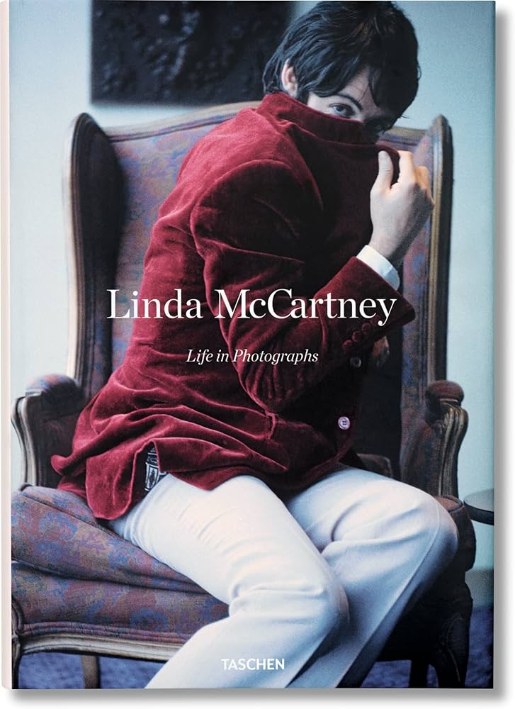Amazon.co.jp: Linda McCartney. Life in Photographs : McCartney