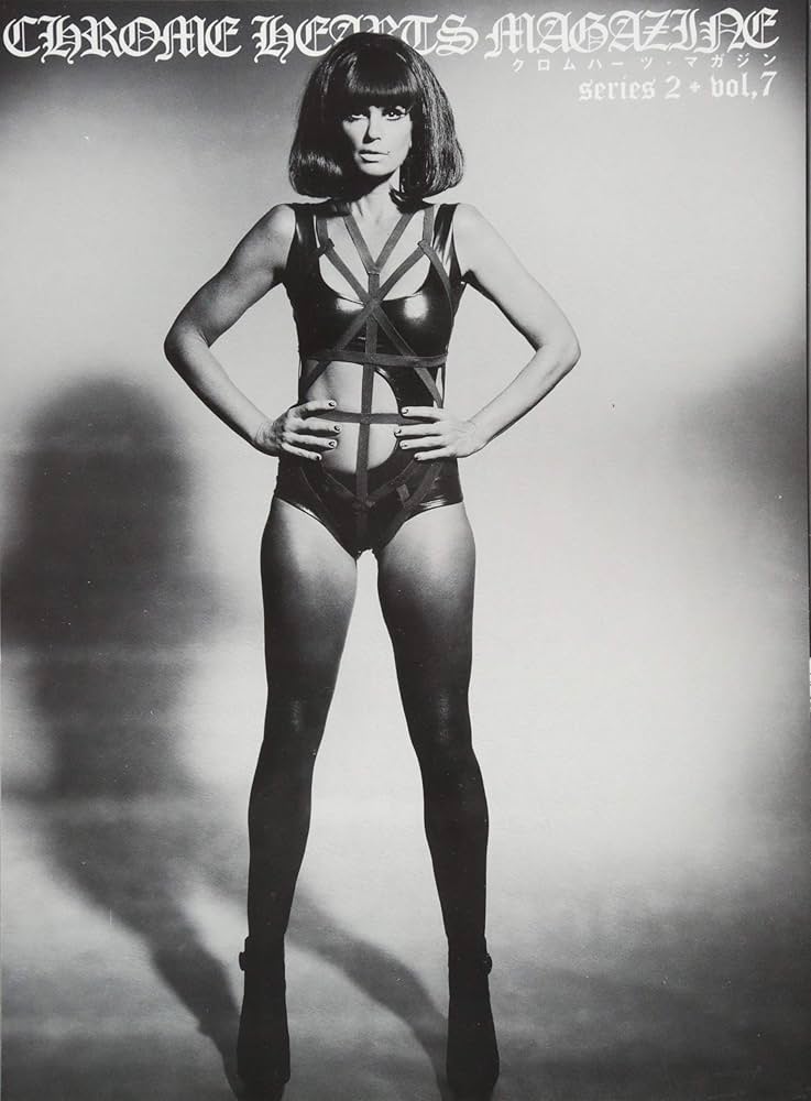 Amazon.co.jp: クロムハーツマガジンseries2,vol.7 (ワールドムック