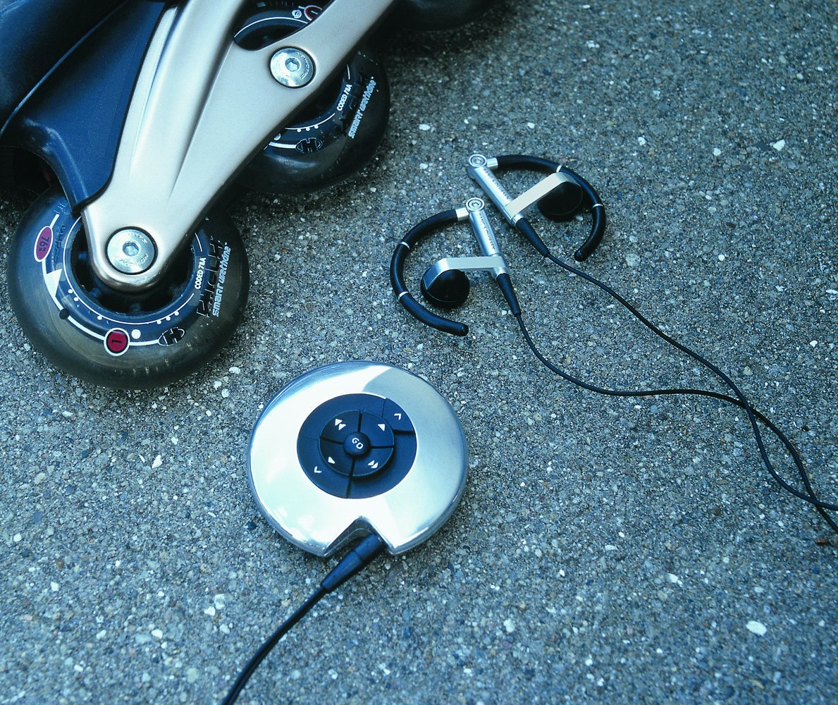 Bang&Olufsen Earphones A8有線イヤホン 収納ケース付き BANG&OLUFSEN