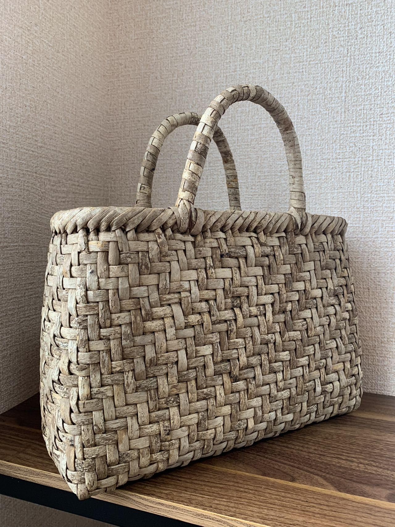 Amazon.co.jp: 胡桃皮かごバッグ 胡桃表皮 くるみ籠バッグ 網代編み