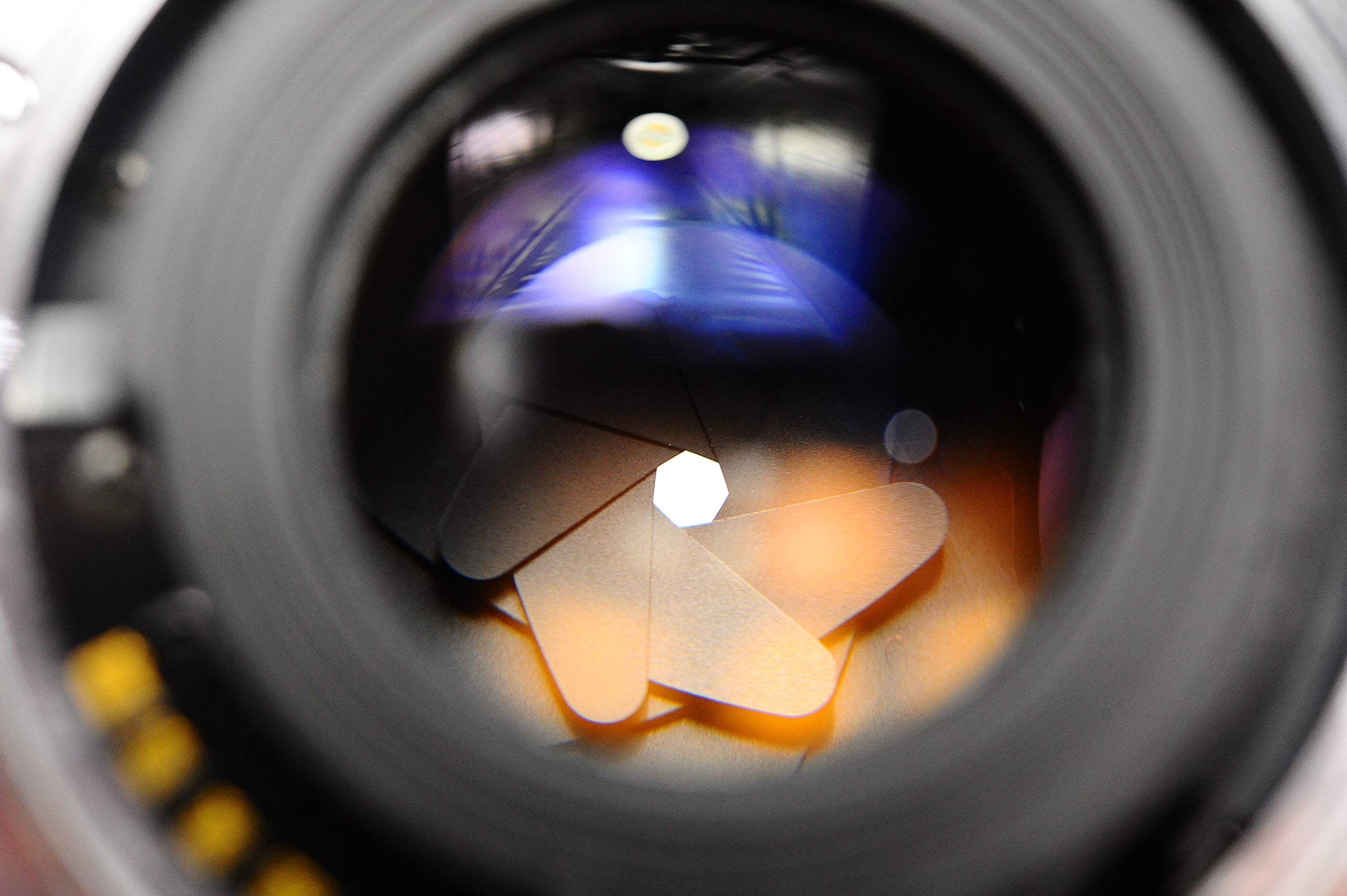 Amazon.com : Minolta AF 50mm F1.7 RS Full frame Lens : Electronics