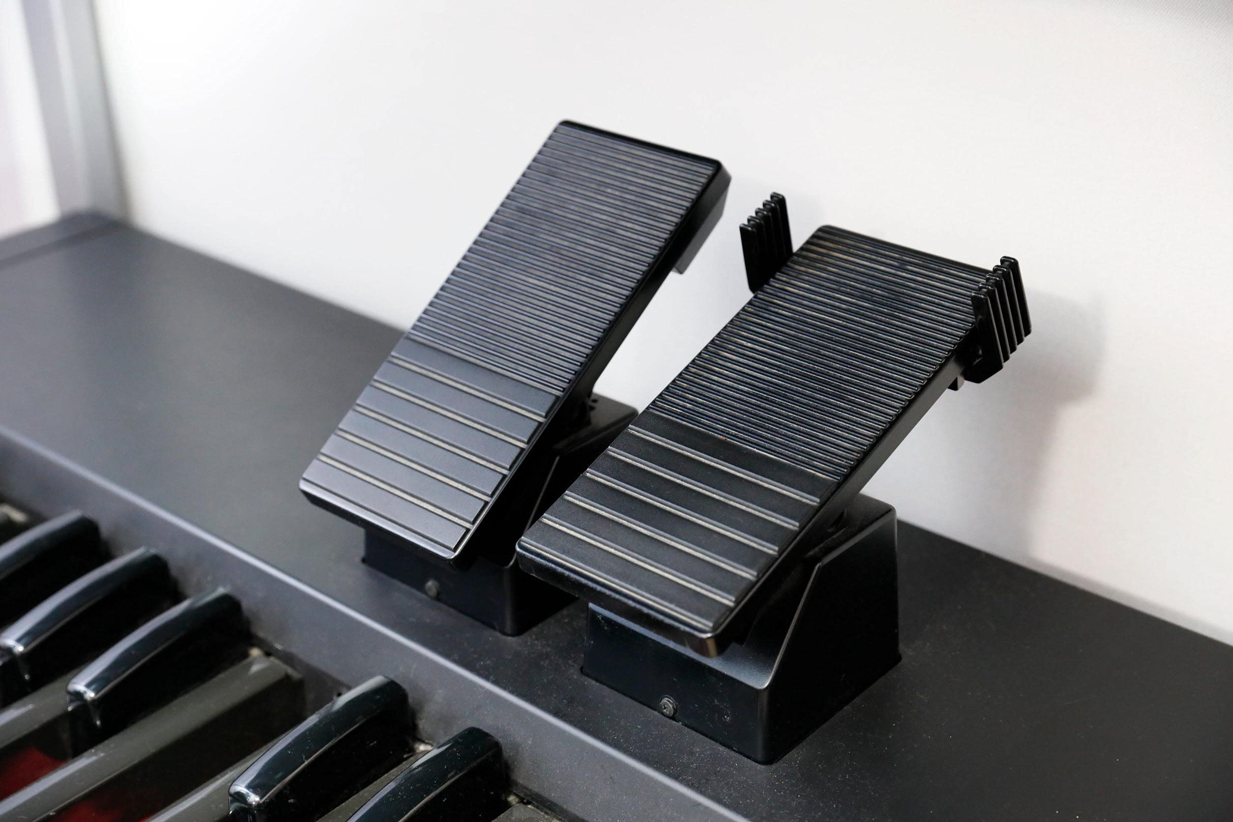 Amazon.co.jp: エレクトーン用エクスプレッション補助ペダル : 楽器