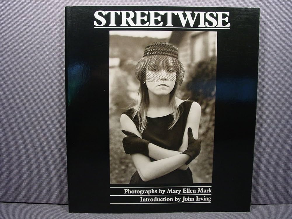 Amazon.co.jp: Streetwise : Mark, Mary Ellen: 洋書