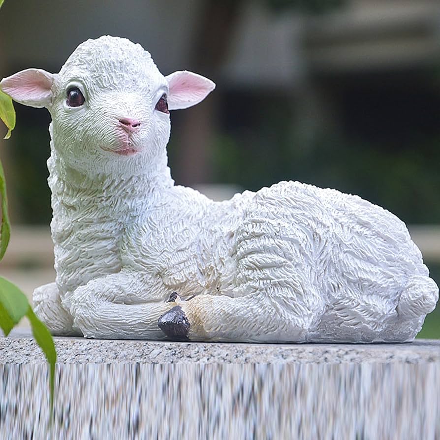 Amazon.co.jp: 羊の置物、羊の像、手作りのリアルな樹脂の子羊の像、庭