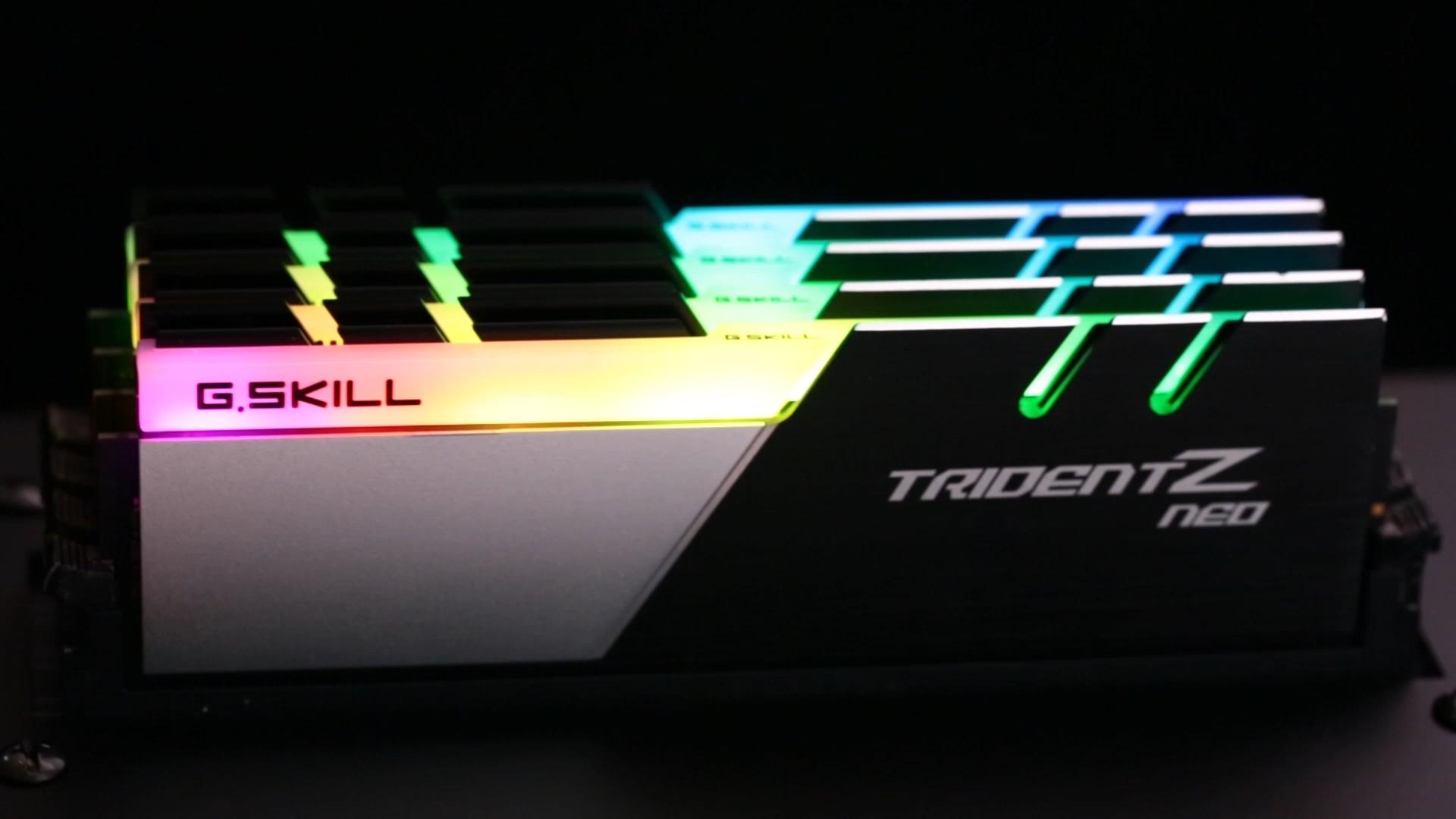 G.SKILL F4-3600C16D-32GTZNC Trident Z Neo Series RGB DDR4 3600MHz