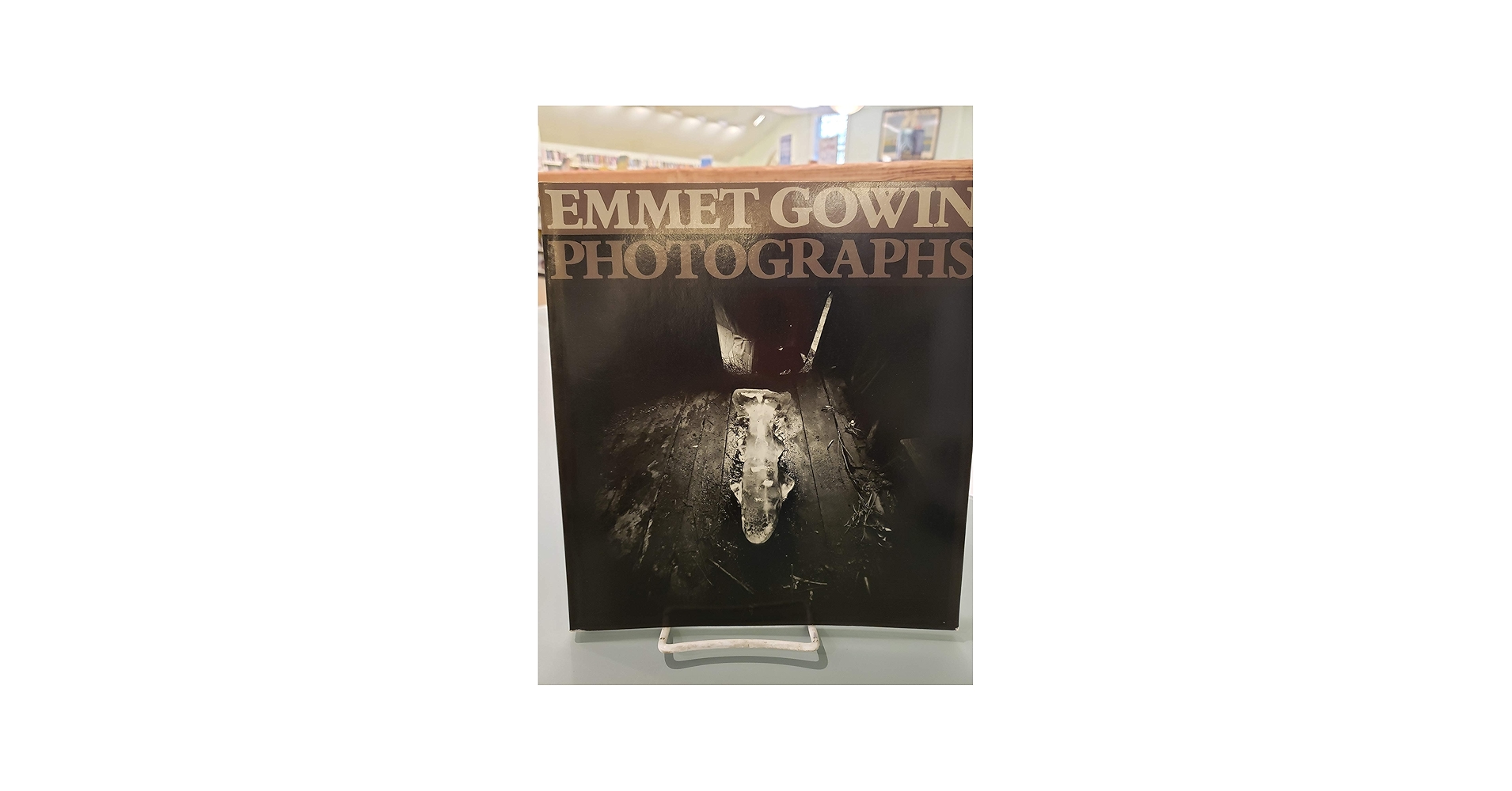Emmet Gowin: Photographs: Gowin, Emmet: 9780394732497: Amazon.com