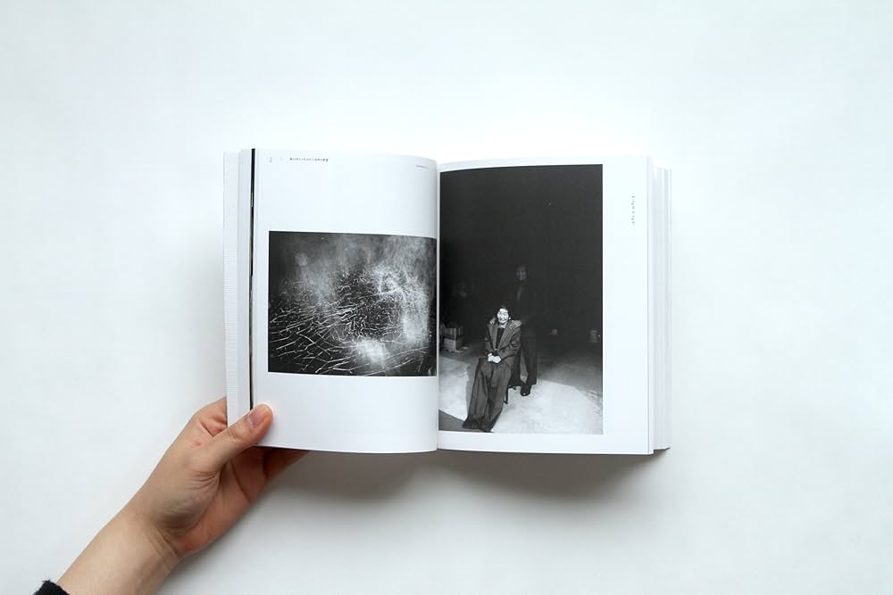 Amazon.co.jp: 螺旋海岸 notebook : 志賀理江子: 本