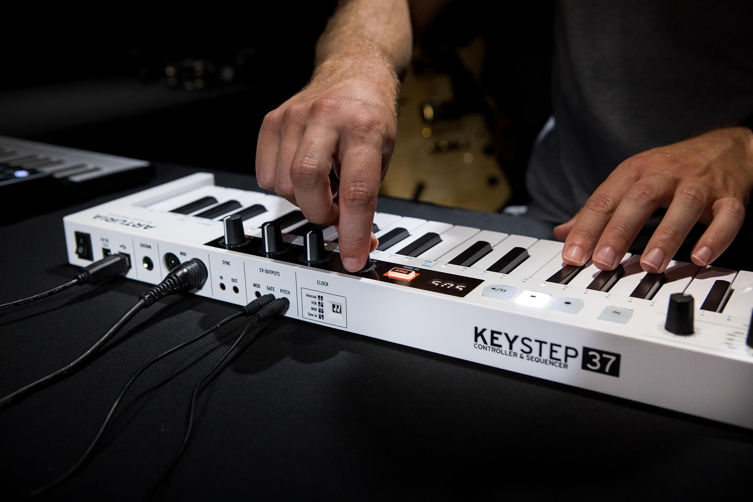 Amazon | Arturia KeyStep 37 コントローラー&シーケンサー 37キー