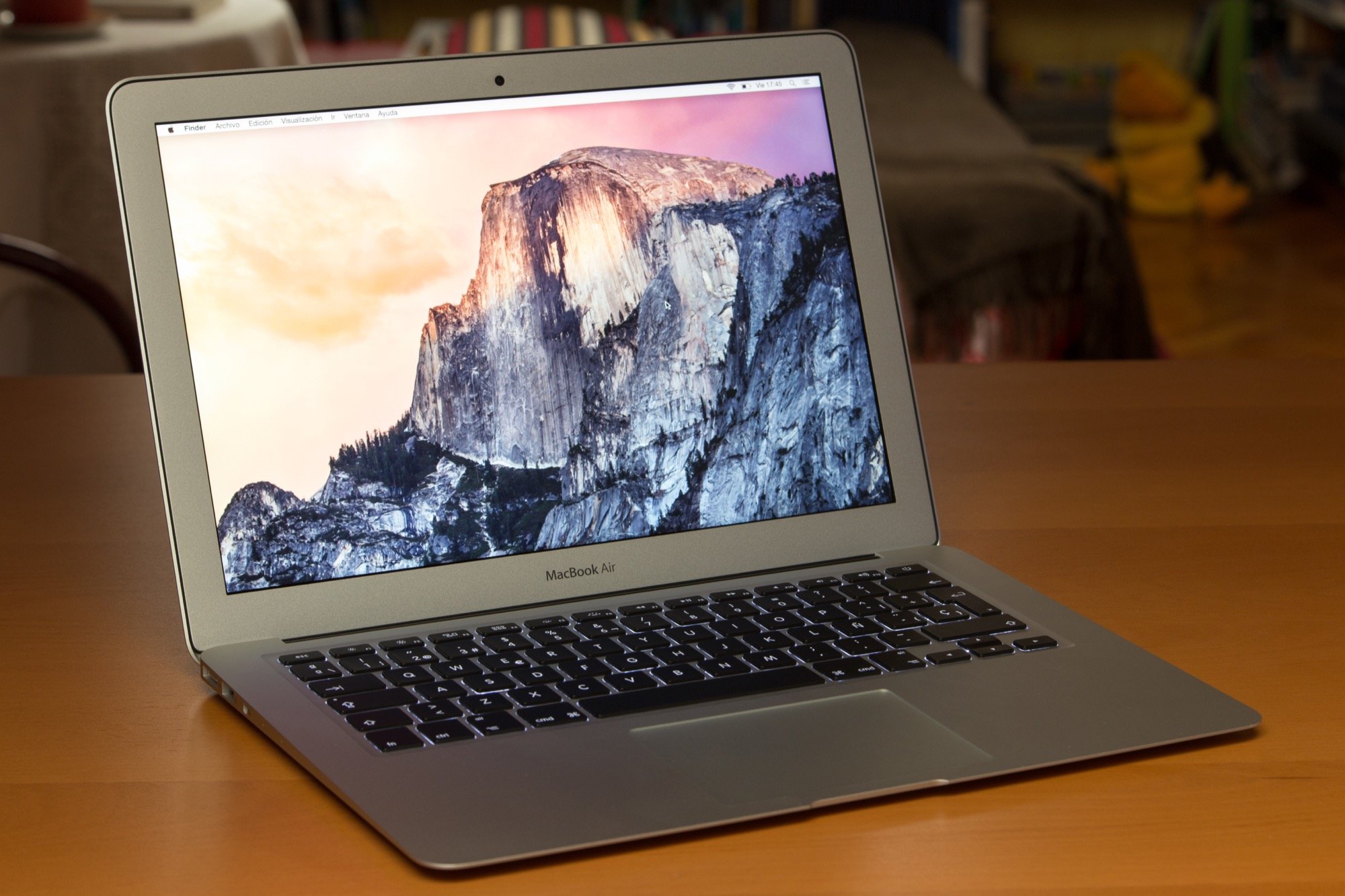 Apple MacBook Air A1466 (2014) - 13? 1440x900 Ekran - I5-4260U CPU