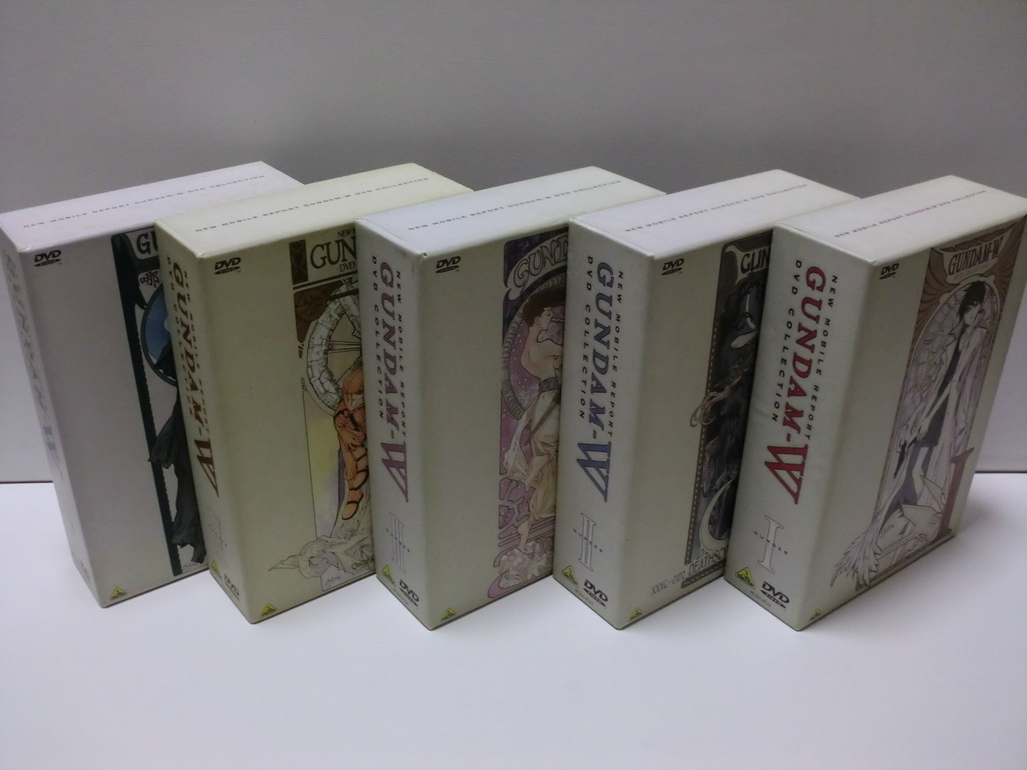 Amazon.co.jp: 新機動戦記ガンダムW DVDコレクション 全5巻セット