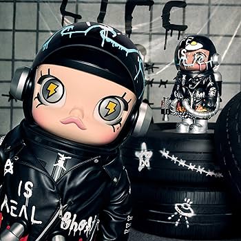 Amazon.com: MEGA Space Molly 400% Trevor Andrew, Toys for Mordern