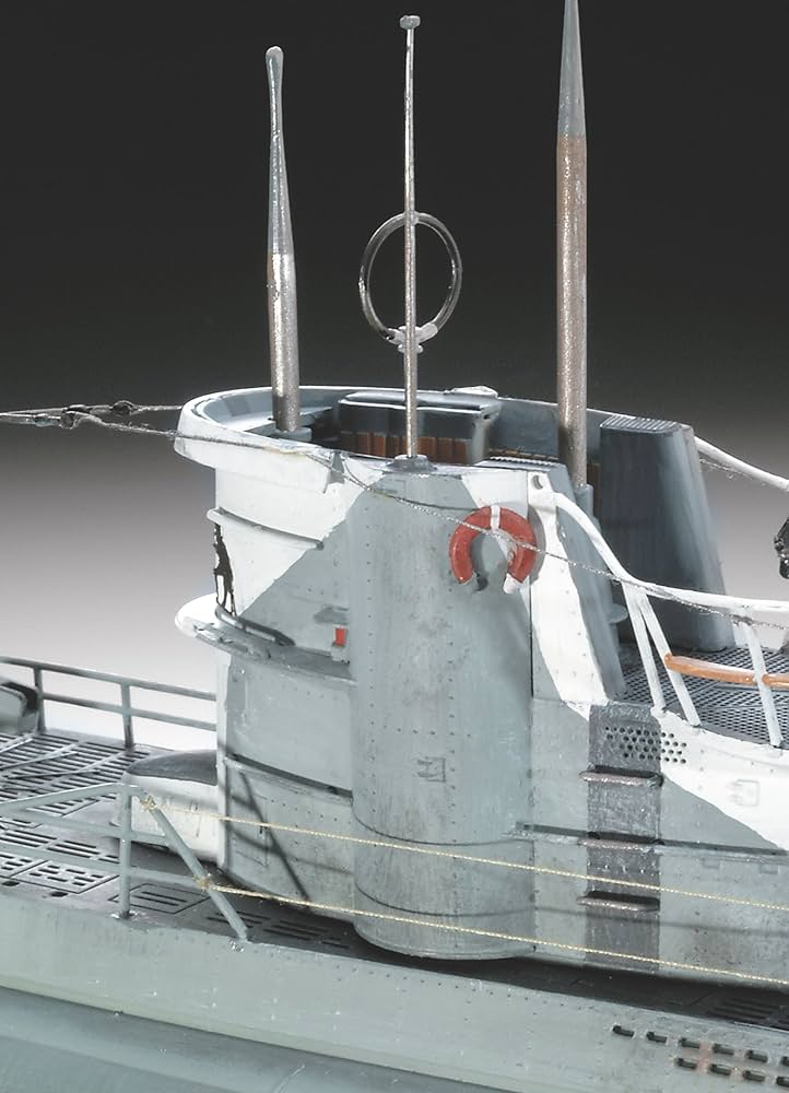 Amazon | ドイツレベル 1/72 Uボート Type VIIC 05015 プラモデル