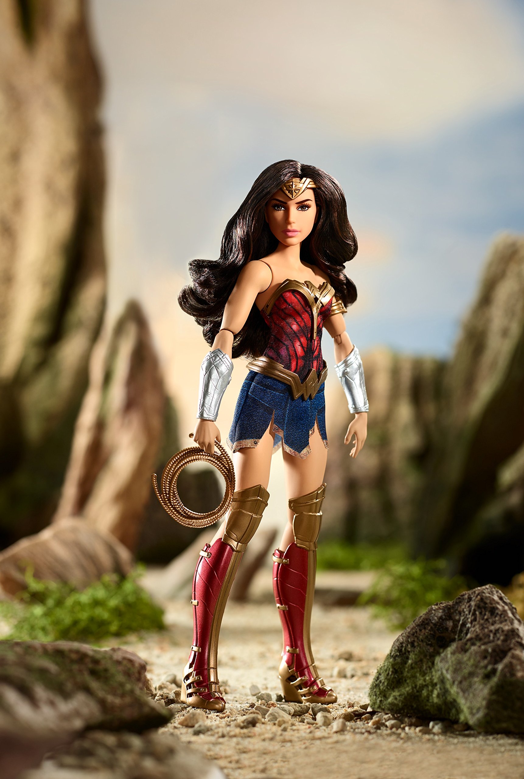 Amazon.co.jp: DC Comics Battel-Ready Wonder Woman Doll : おもちゃ