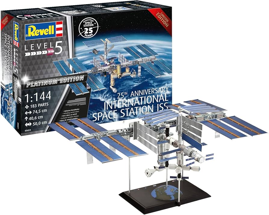Amazon | ドイツレベル(Revell) 1/144 国際宇宙ステーション ISS 25