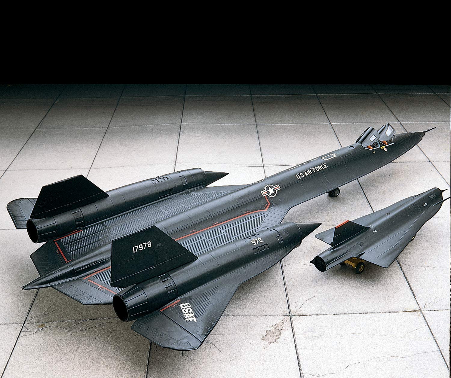 Amazon | アメリカレベル 1/72 SR-71 ブラックバード プラモデル