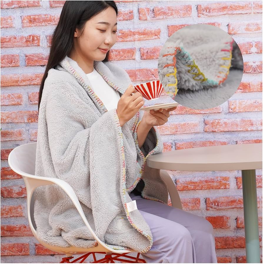 Amazon｜Lemon Bear 【おしゃれかがりヘム・ボタン付き・4ways】膝掛け